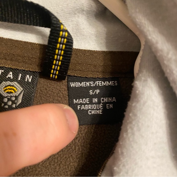 Women’s Small Mountain Hardwear Softshell Jacket - Picture 4 of 15